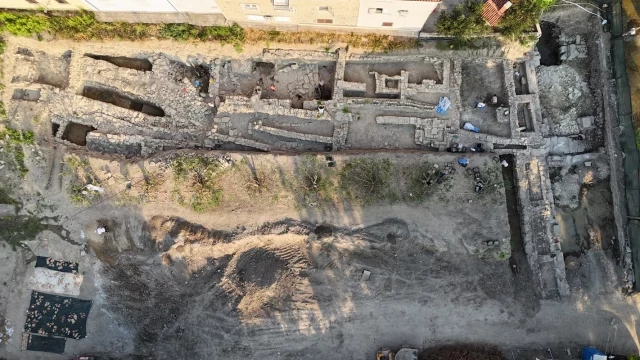 La muralla de la antigua ciudad griega de Epetion y estructuras de la Edad del Bronce descubiertas en el centro urbano de Stobreč en Croacia