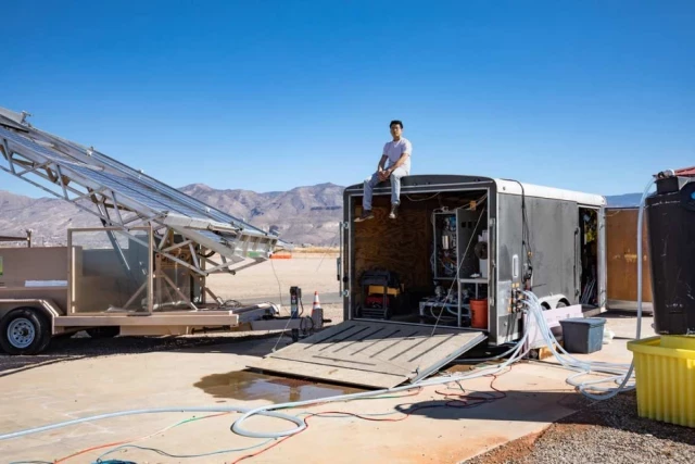 Ingenieros del MIT desarrollan nuevo sistema de desalinización solar sin baterías, capaz de producir hasta 5.000 litros de agua al día, una solución para zonas remotas