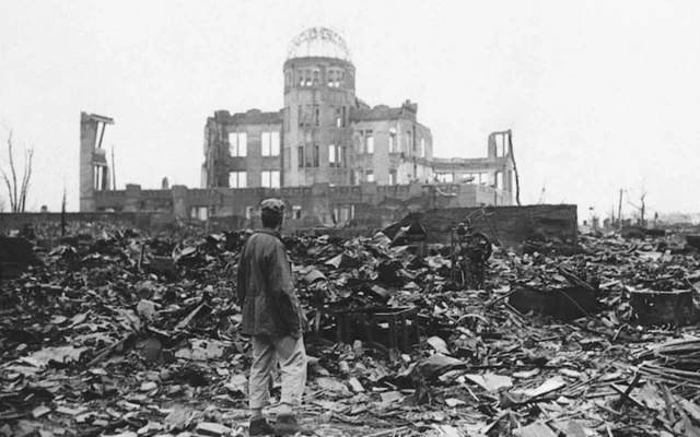 Por qué se puede vivir en Hiroshima pero en cambio el cuaderno de Marie Curie sigue desprendiendo radiación