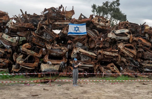 Cómo Israel mató a cientos de su propio pueblo el 7 de octubre(inglés, incluye vídeo explicativo )