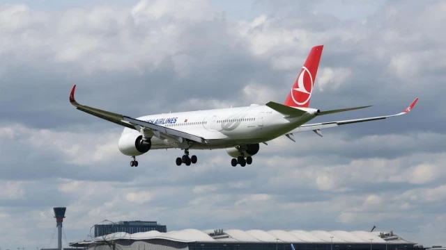 Un piloto de Turkish Airlines muere en pleno vuelo y obliga a realizar un aterrizaje de emergencia