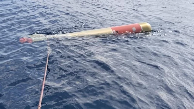 Unos pescadores hallan un torpedo de la Armada en aguas de Tabarca