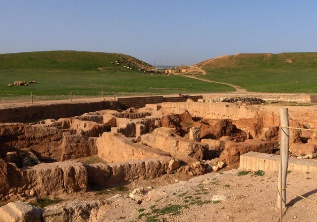 Huellas dactilares de 4.500 años de antigüedad muestran que los alfareros de Siria eran niños trabajadores (ENG)