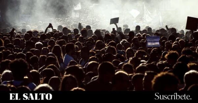 La popularidad de Milei se desploma mientras se multiplican las protestas contra los recortes en Argentina