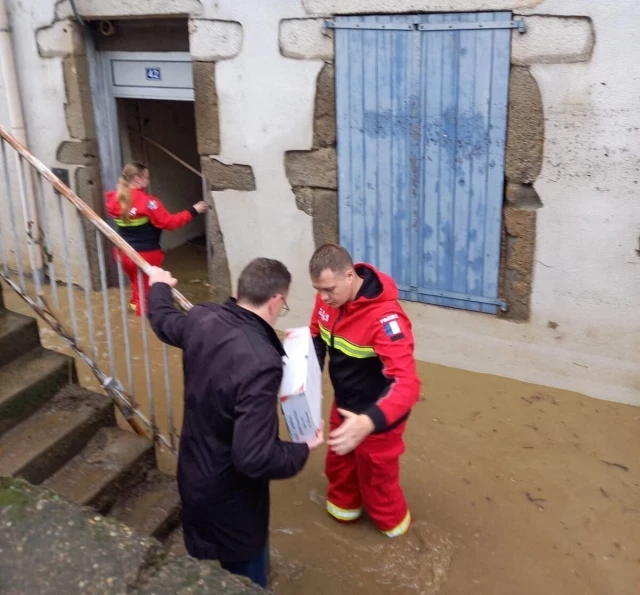 Impresionantes inundaciones en el Loira, Francia: enormes daños, A47 y carreteras cerradas [FRA]