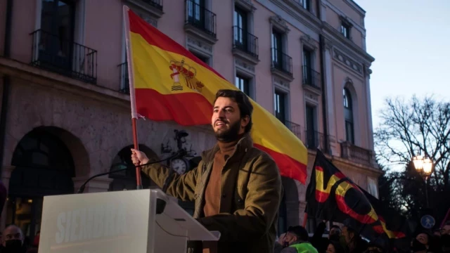 Gallardo, de Vox, acusa a un "moro" del asesinato del taxista de Alcalá pero la Policía detiene a un menor español