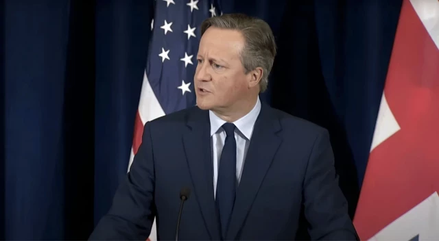 David Cameron: La guerra de Ucrania es 'rentable por el dinero' [EN]