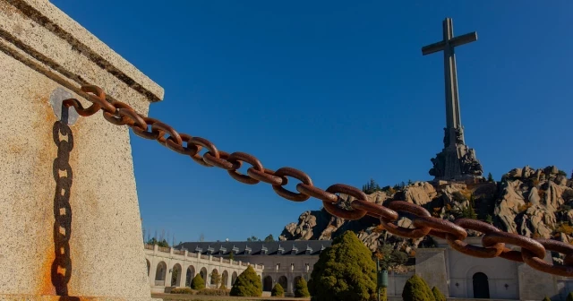 Cinco años después de la exhumación de Franco, nada ha cambiado en el Valle de los Caídos pese a las promesas del Gobierno de “resignificarlo”