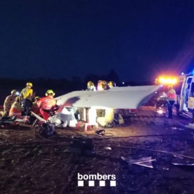 Una avioneta se estrella en Viladamat y deja a dos personas gravemente heridas [CAT]