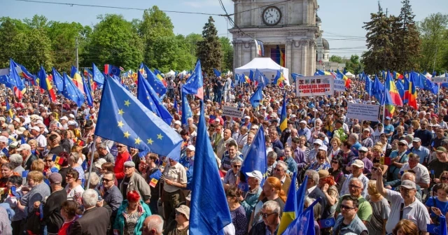 Moldavia vota sí a la adhesión a la UE por escaso margen [ING]