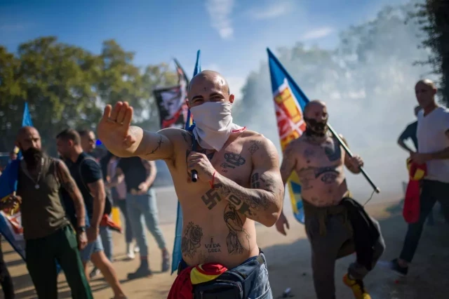 Los ultras de Democracia Nacional alquilan una sala en el centro de Madrid para un acto contra el "reemplazo étnico"