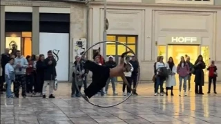 Tensión en el centro de Málaga por una intervención policial con un artista callejero: "¡Id a por los rateros!"