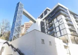 Apalea a una pareja mayor que le llamó la atención por la música alta en Bilbao