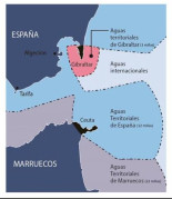 Grande-Marlaska, recibido entre aplausos por los migrantes en el CETI del Tarajal